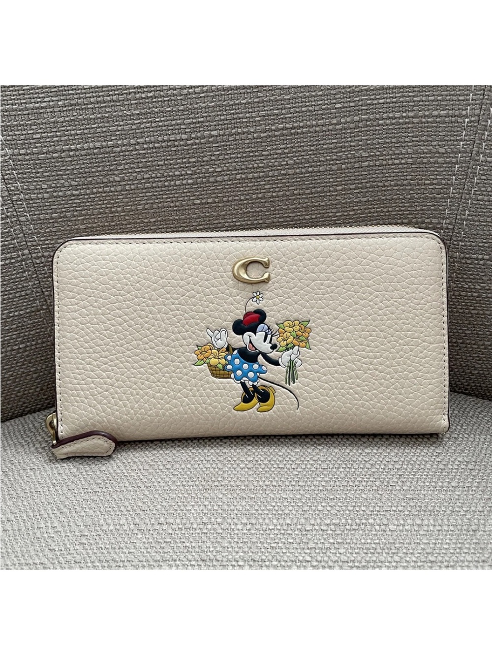 Disney X Coach Accordion Zip Wallet With Minnie Mouse In Regenerative Leather
